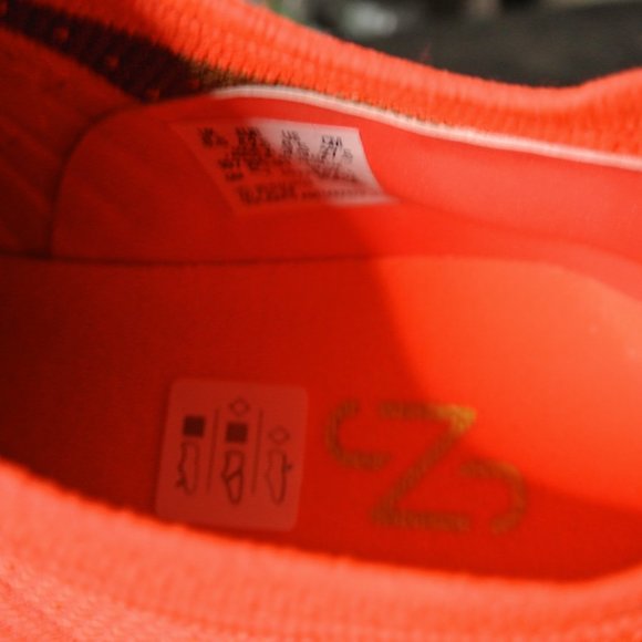 Athletic_Shoes